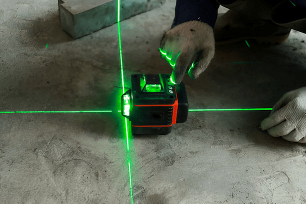 Calibração de nível a laser: recupere a precisão com Instemaq